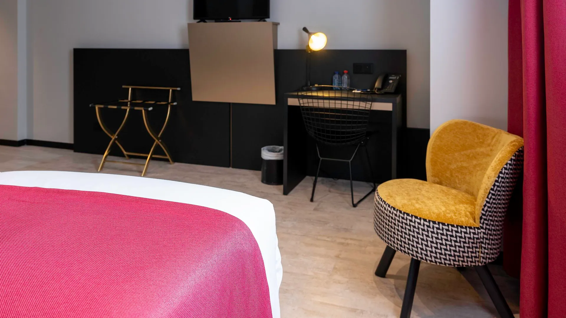 Amory Hotel By Hyllit Anvers