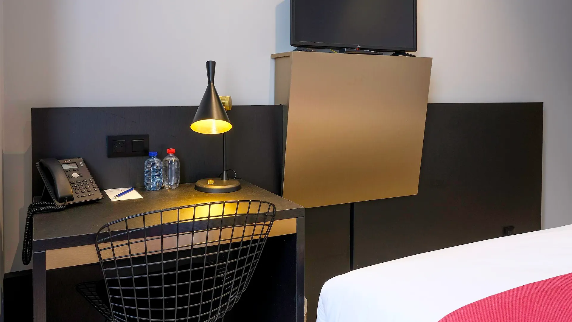 Amory Hotel By Hyllit Anvers