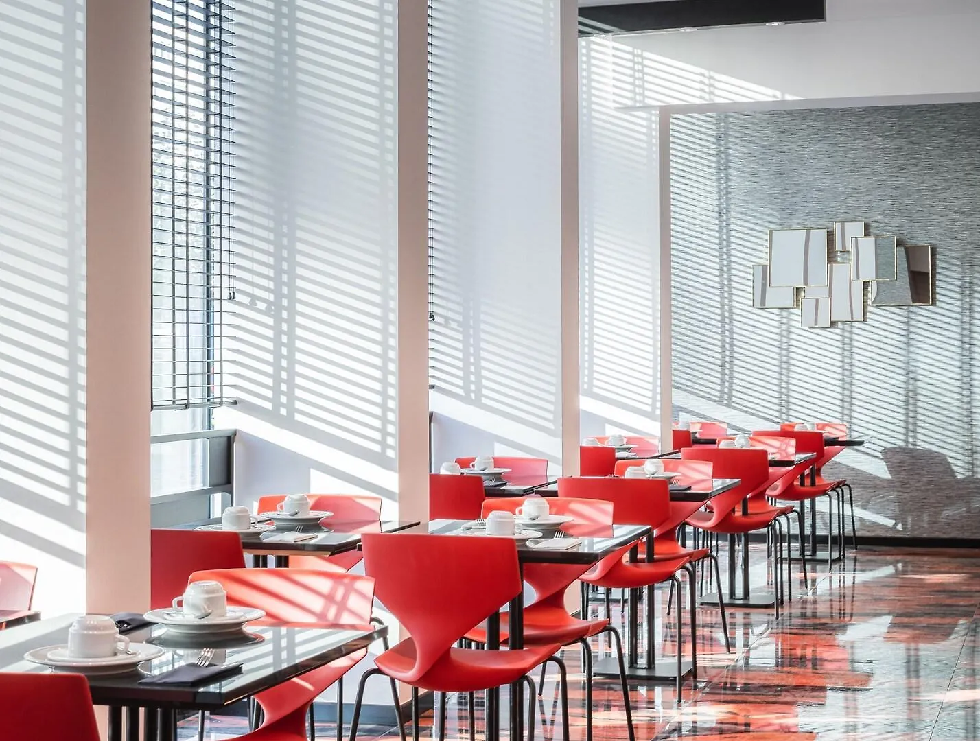 Amory Hotel By Hyllit Anvers